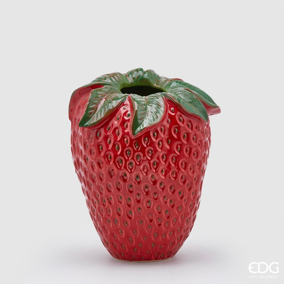 Keramická dekorácia vázy v tvare jahody v červenom farebnom prevedení so zelenými lístkami 29 x 24 cm EDG 44490 - obrázok 1