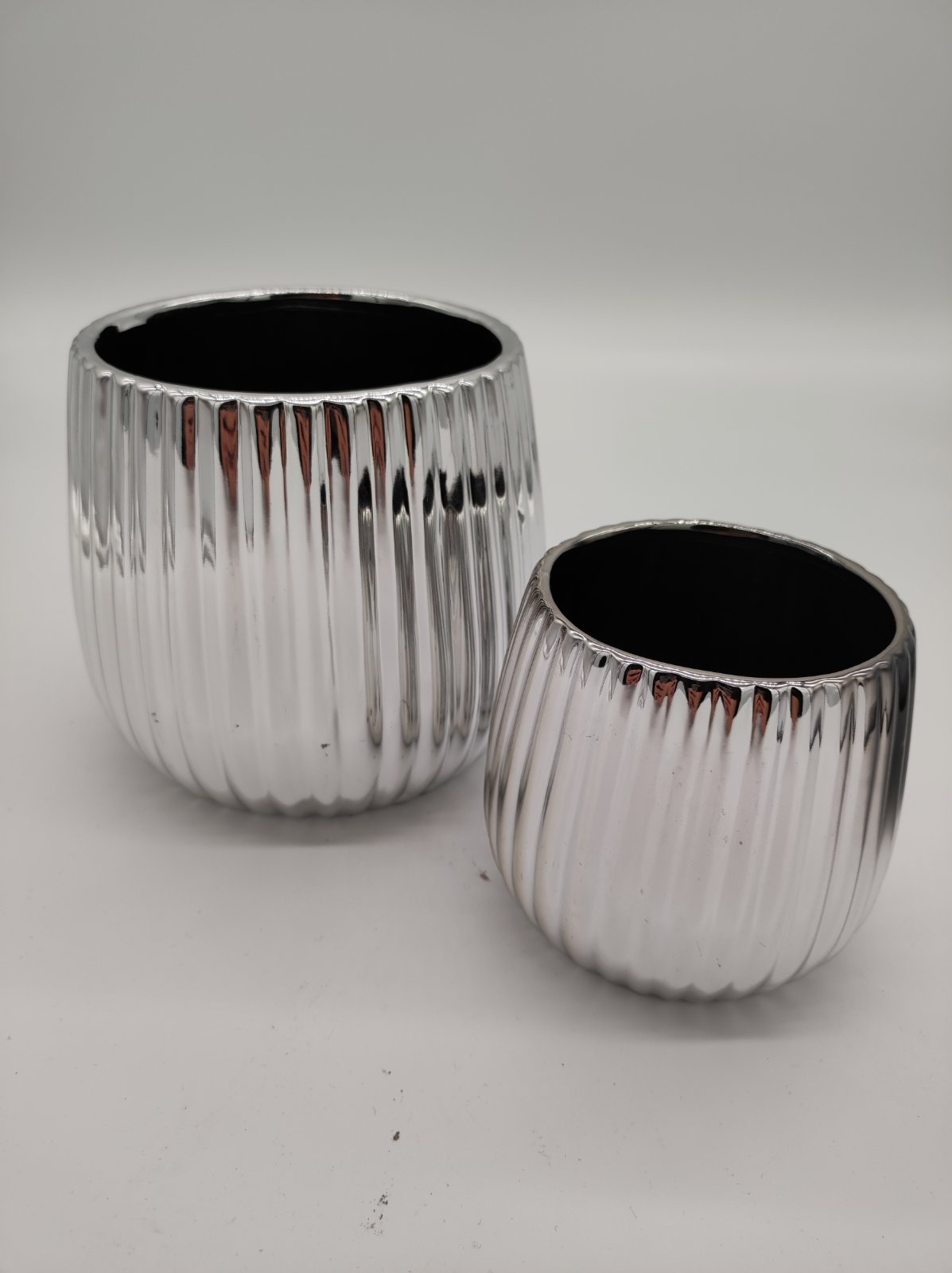 Keramický strieborný dekoratívny kvetináč veľký so vzorovaním 17,5 x 17,5 x 15 cm 36531 - obrázok 1