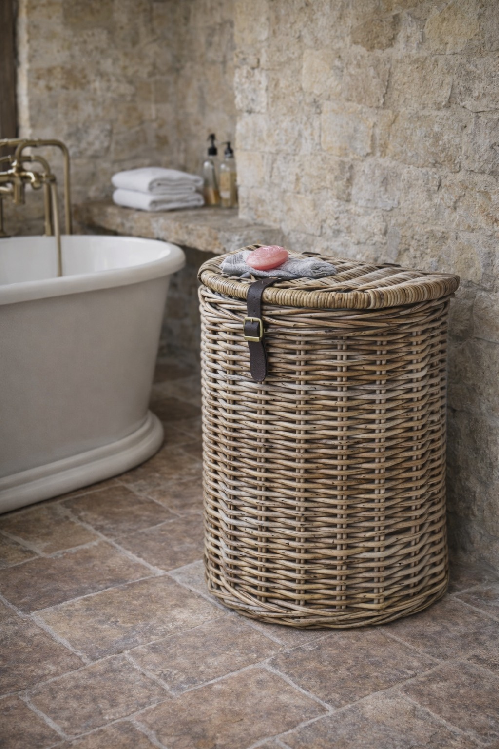 Kôš na prádlo z ratanu s koženými prackami 51x32xH55cm 47292 - obrázok 1